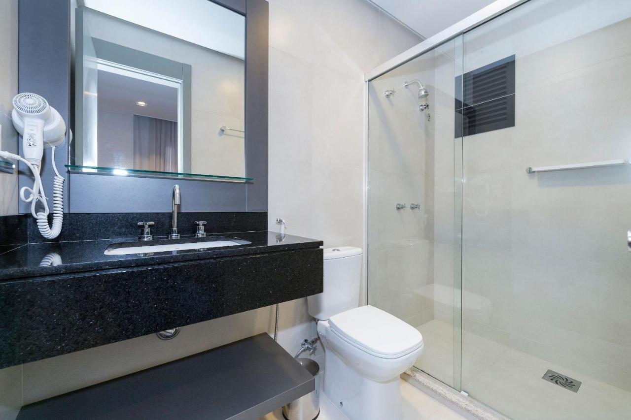 AION suítes 204 - Compacto e luxuoso Loft - Rooftop com piscina e academia - À poucos passos da praia Bombinhas Exterior foto